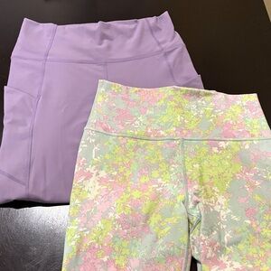 Fabletics Set of 2 Leggings in Floral pattern and solid Lavender Small